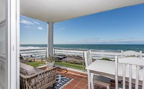 Ocean Pearl At Chakas Cove - Beachfront Apartment